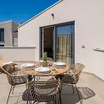 Apartment Costa Deluxe By Briskva Funtana