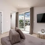 Apartment Costa Deluxe By Briskva *