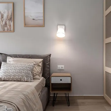 Costa Deluxe Apartment