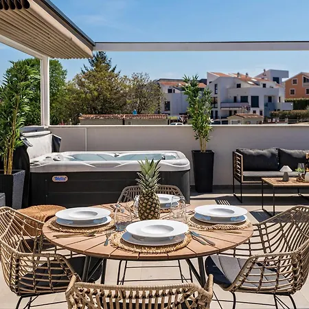 Apartment Costa Deluxe By Briskva
